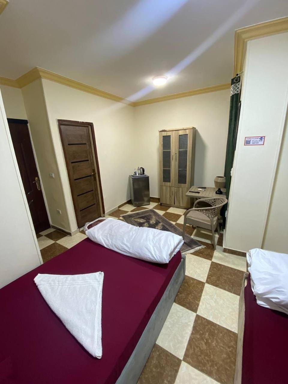 Pyramid Stars Inn Nazlet el-Sîsi Екстериор снимка